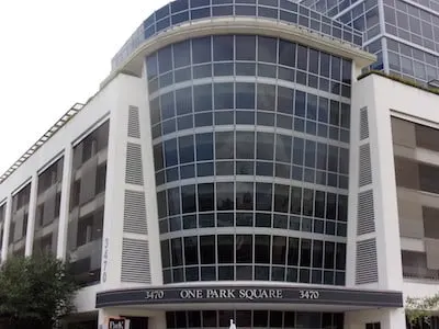 El edificio One Park Square en 3470 NW 82nd Ave, sede de la oficina de Doral