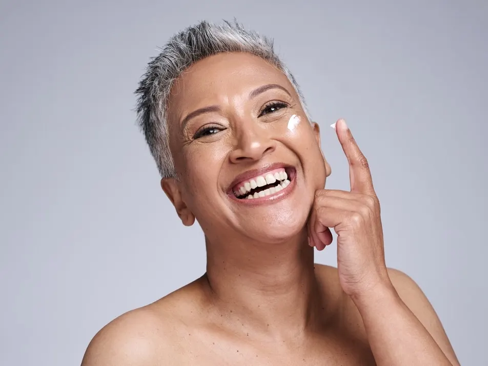 Cuidado De La Piel,Crema,O,Feliz,Senior,Mujer,,Piel,Saludable,O,Sonrisa